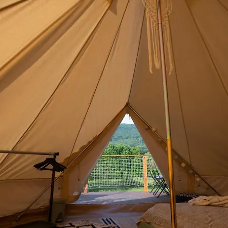 Glamping & Farm Zlate Podlesi - Stan Na Louce *