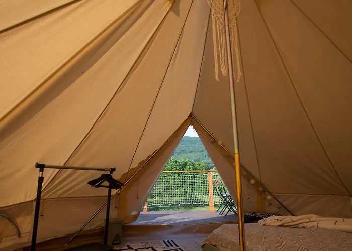 Glamping & Farm Zlate Podlesi - Stan Na Louce *