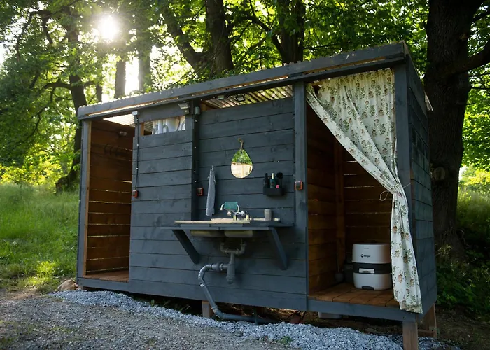 Glamping & Farm Zlate Podlesi - Stan Na Louce خيمة فخمة *