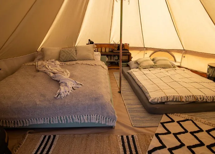 Glamping & Farm Zlate Podlesi - Stan Na Louce خيمة فخمة *